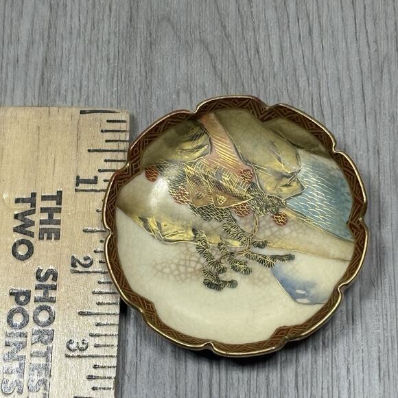 3" Japanese Hand Painted Scalloped Bowl - Picture 3 of 3
